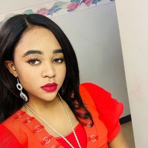 Meet your Posher, Pascaline